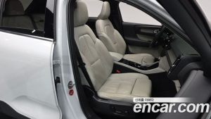 Volvo XC40 B4 ULTIMATE Bright 2023 года из Южной Кореи