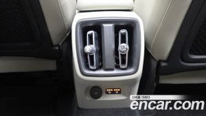 Volvo XC40 B4 ULTIMATE Bright 2023 года из Южной Кореи