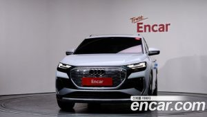 Audi Q4 e-tron 40 Premium 2023 года из Южной Кореи