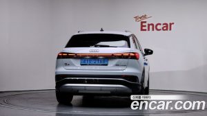Audi Q4 e-tron 40 Premium 2023 года из Южной Кореи