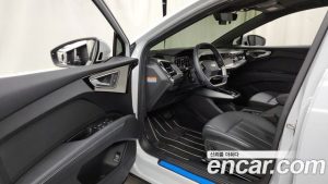 Audi Q4 e-tron 40 Premium 2023 года из Южной Кореи