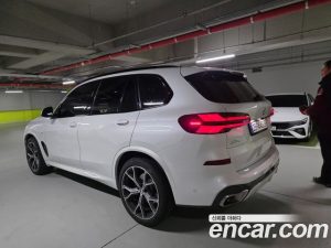 BMW X5 xDrive 40i M Sport 2025 года из Южной Кореи