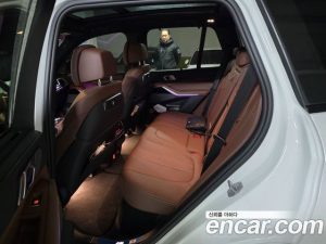 BMW X5 xDrive 40i M Sport 2025 года из Южной Кореи