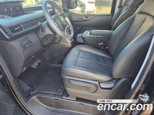 Hyundai Staria Tourer 11-Seater 2025 года из Южной Кореи