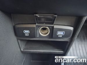 Hyundai Staria Tourer 11-Seater 2025 года из Южной Кореи