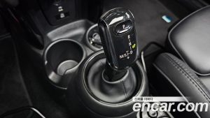 Mini Cooper Convertible Seaside Edition 2023 года из Южной Кореи
