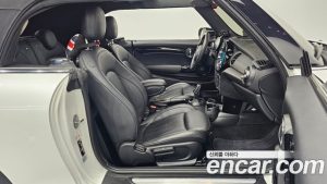Mini Cooper Convertible Seaside Edition 2023 года из Южной Кореи