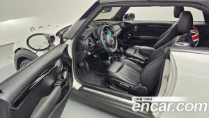 Mini Cooper Convertible Seaside Edition 2023 года из Южной Кореи