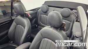 Mini Cooper Convertible Seaside Edition 2023 года из Южной Кореи