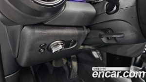 Mini Cooper Convertible Seaside Edition 2023 года из Южной Кореи