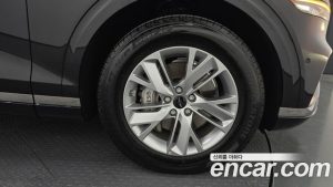 Genesis GV70 2.5T Бензин 2WD 2025 года из Южной Кореи
