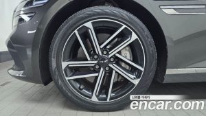 Genesis G80 Бензин 2.5 Turbo AWD 2025 года из Южной Кореи
