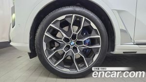 BMW X7 xDrive 40i M Sport 6 2025 года из Южной Кореи