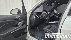 BMW X7 xDrive 40i M Sport 6 2025 года из Южной Кореи