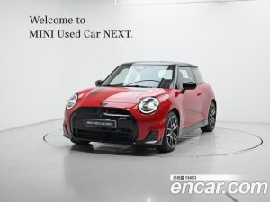 Mini Cooper JCW 2025 года из Южной Кореи