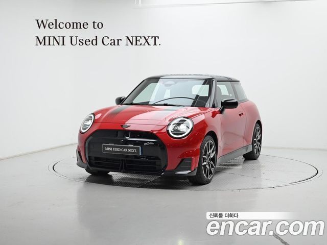 Mini Cooper JCW 2025 года из Кореи