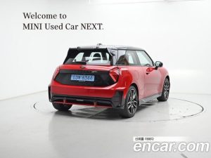 Mini Cooper JCW 2025 года из Южной Кореи