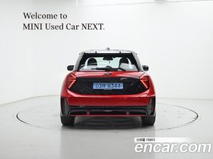 Mini Cooper JCW 2025 года из Южной Кореи