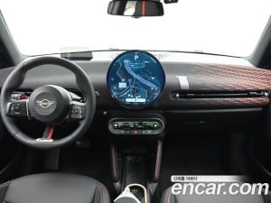 Mini Cooper JCW 2025 года из Южной Кореи