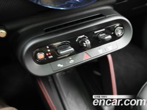 Mini Cooper JCW 2025 года из Южной Кореи