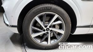 Genesis GV80 2.5T Бензин 2WD 2024 года из Южной Кореи