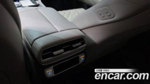 Genesis GV80 2.5T Бензин 2WD 2024 года из Южной Кореи