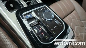 BMW 7-Series 740d xDrive Design Pure Excellence 2023 года из Южной Кореи
