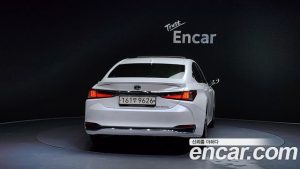 Lexus ES Executive 2023 года из Южной Кореи