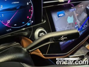 Mercedes-Benz E-Class E300 4MATIC AMG Line 2025 года из Южной Кореи