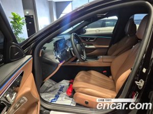 Mercedes-Benz E-Class E300 4MATIC AMG Line 2025 года из Южной Кореи