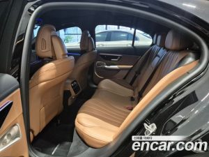 Mercedes-Benz E-Class E300 4MATIC AMG Line 2025 года из Южной Кореи