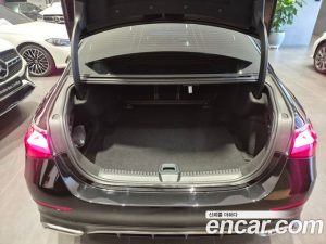 Mercedes-Benz E-Class E300 4MATIC AMG Line 2025 года из Южной Кореи