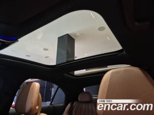 Mercedes-Benz E-Class E300 4MATIC AMG Line 2025 года из Южной Кореи