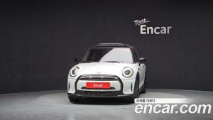 Mini Cooper CLASSIC Plus 2024 года из Южной Кореи