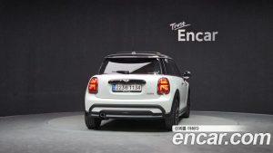 Mini Cooper CLASSIC Plus 2024 года из Южной Кореи