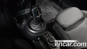 Mini Cooper CLASSIC Plus 2024 года из Южной Кореи