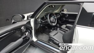 Mini Cooper CLASSIC Plus 2024 года из Южной Кореи