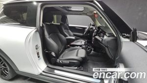Mini Cooper CLASSIC Plus 2024 года из Южной Кореи