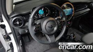 Mini Cooper CLASSIC Plus 2024 года из Южной Кореи