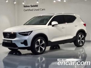 Volvo XC40 B4 Ultra Bright 2025 года из Южной Кореи