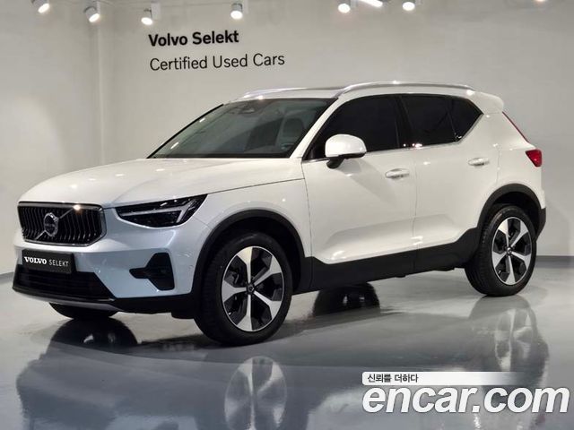 Volvo XC40 B4 Ultra Bright 2025 года из Кореи