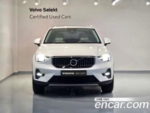 Volvo XC40 B4 Ultra Bright 2025 года из Южной Кореи