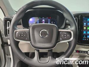 Volvo XC40 B4 Ultra Bright 2025 года из Южной Кореи