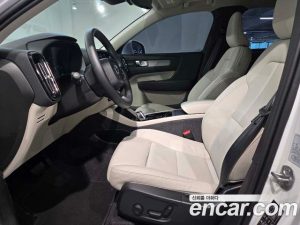 Volvo XC40 B4 Ultra Bright 2025 года из Южной Кореи