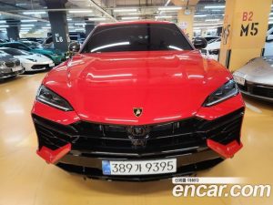 Lamborghini Urus 4.0 V8 SE 2025 года из Южной Кореи
