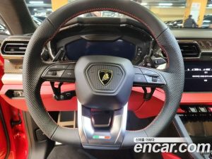 Lamborghini Urus 4.0 V8 SE 2025 года из Южной Кореи