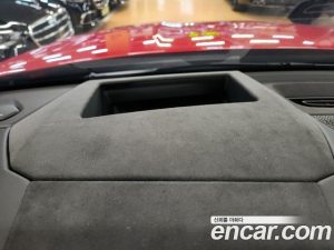 Lamborghini Urus 4.0 V8 SE 2025 года из Южной Кореи