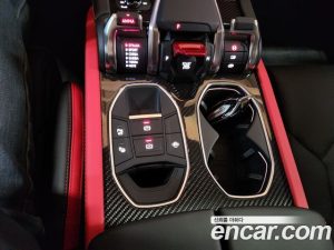 Lamborghini Urus 4.0 V8 SE 2025 года из Южной Кореи