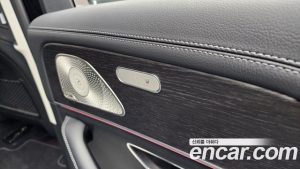Mercedes-Benz GLE-Class GLE300d 4MATIC 2025 года из Южной Кореи