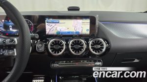 Mercedes-Benz GLA-Class GLA250 4MATIC 2025 года из Южной Кореи